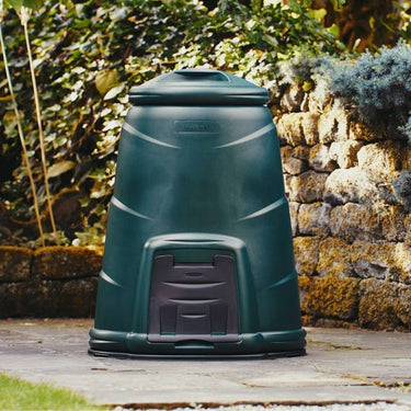 Blackwall Compost Converter Base Plate on the Blackwall 330 Litre Compost Converter in Green | In Situ Shot