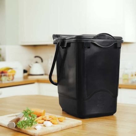 Straight 23 Litre Black Caddy | In Situ Shot